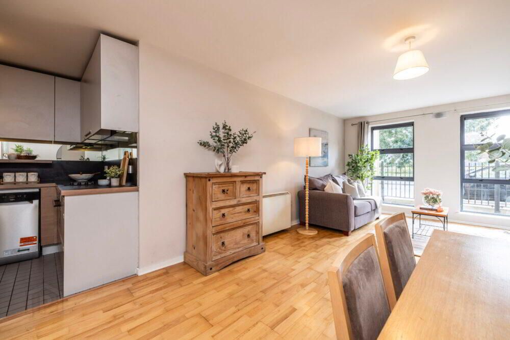 Apt 10, Compass Court Sourt 26 of 28