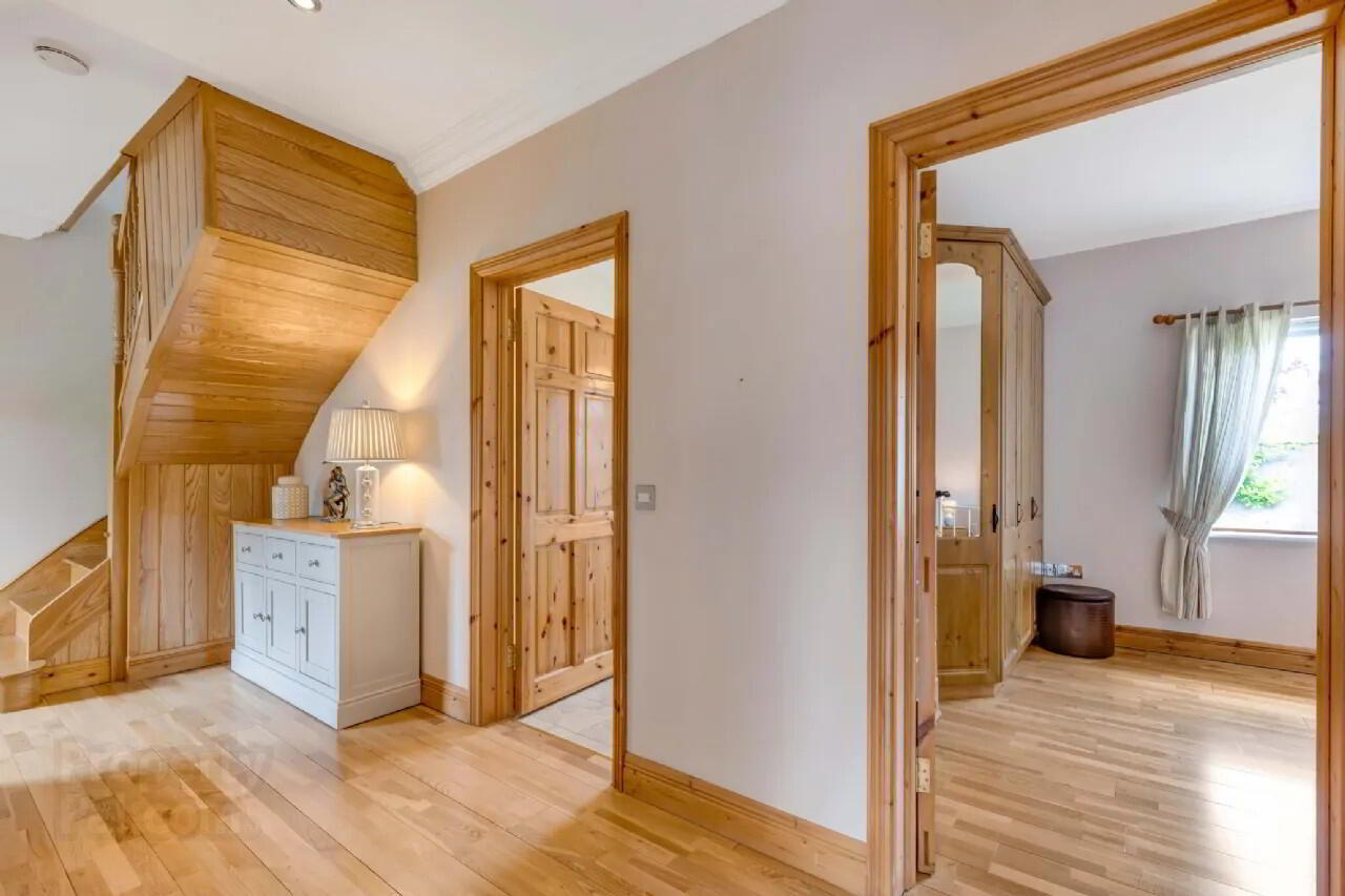 1 Glebewood 4 of 42