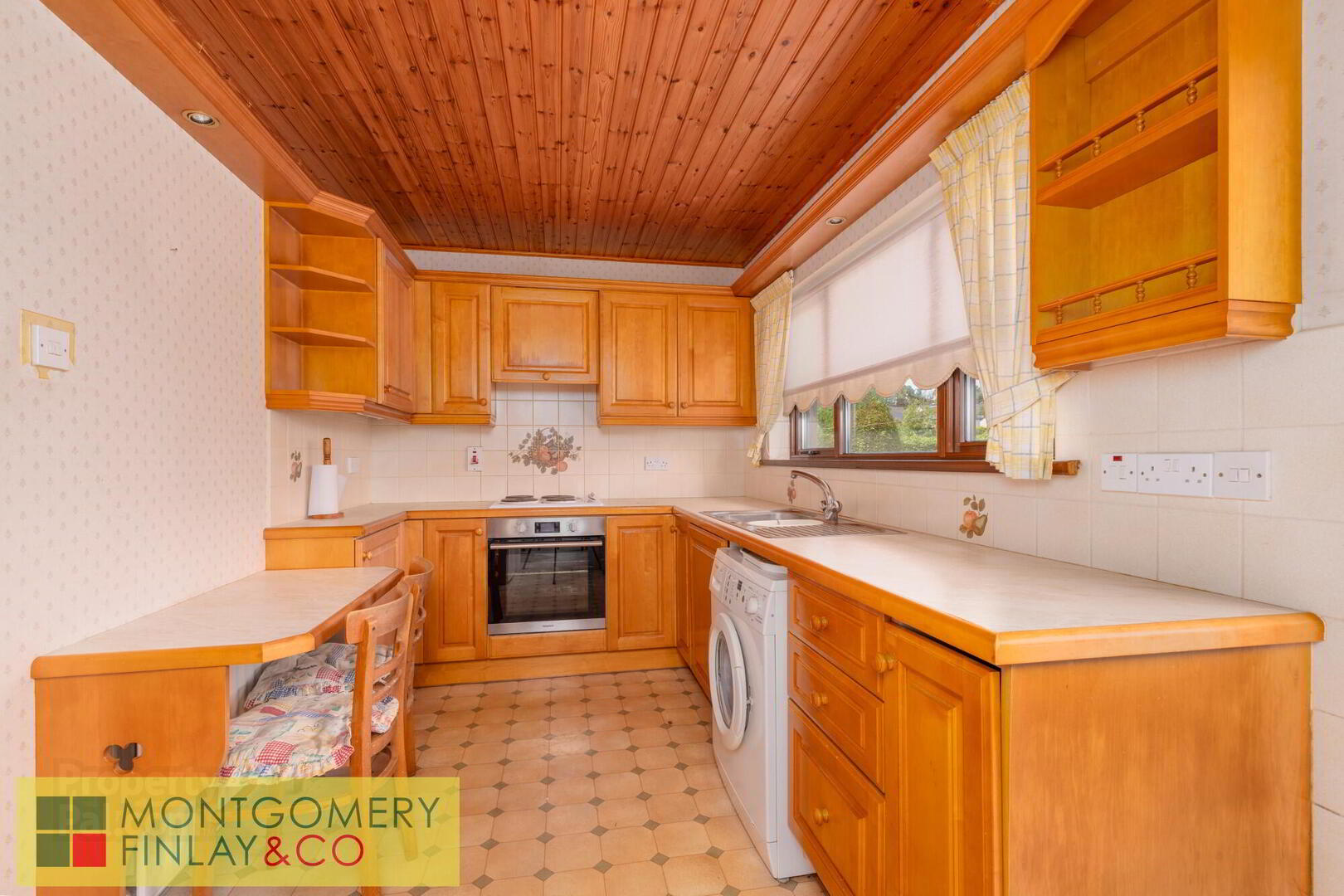 37 Devenish Crescent 13 of 23