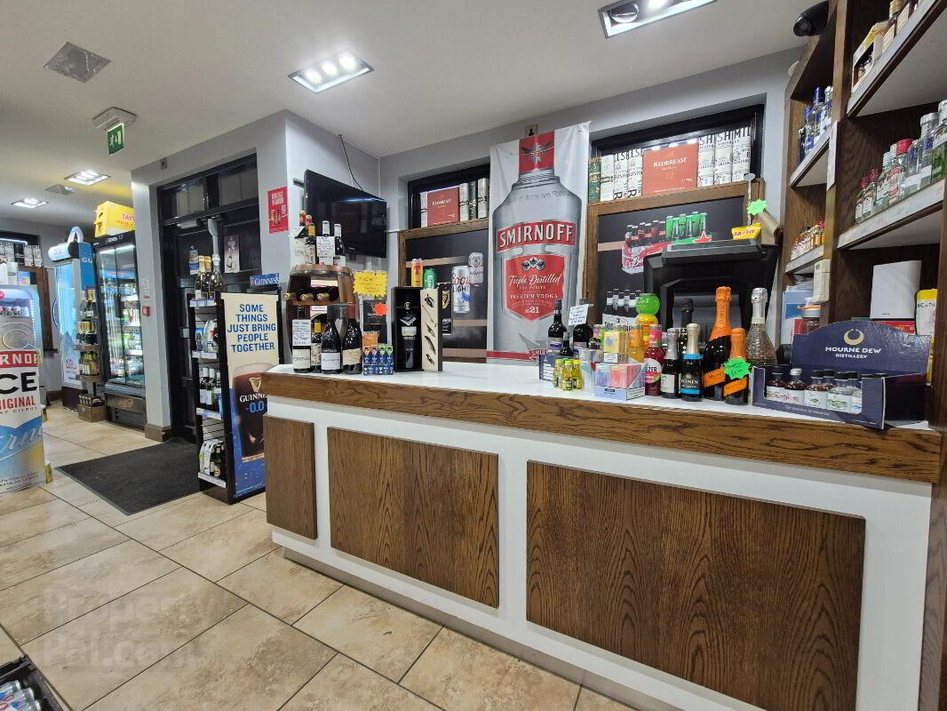 The Corner Bar & Off Licence, 39 Main Street 21 of 27
