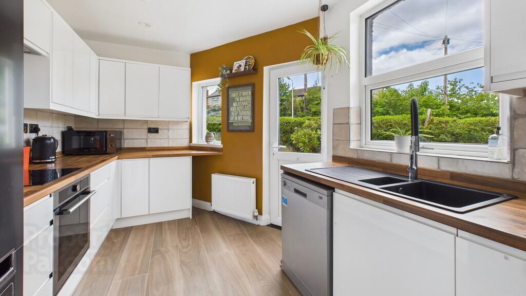23 Hazeldene Avenue 7 of 22