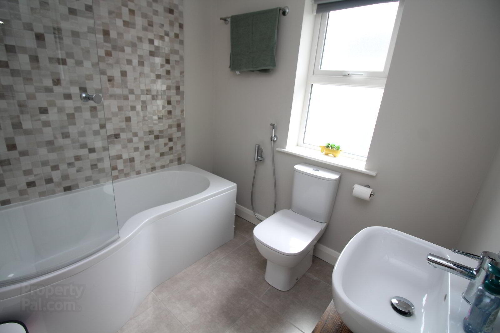 19 Ashbourne Manor Square 15 of 17