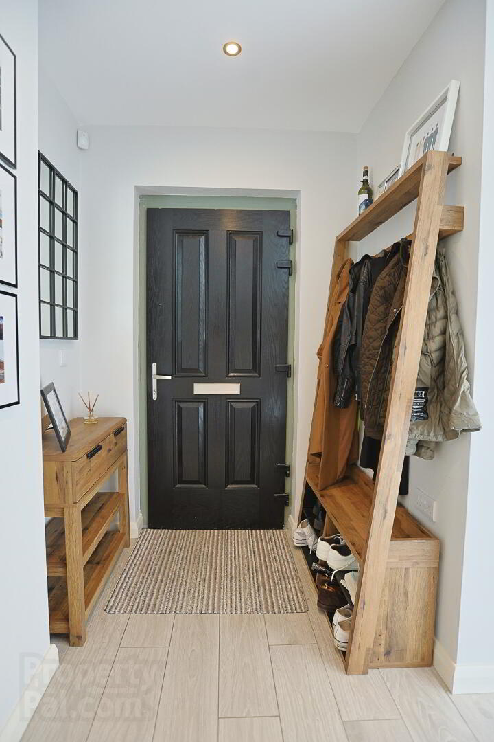 3 Blackthorn Manor 6 of 102