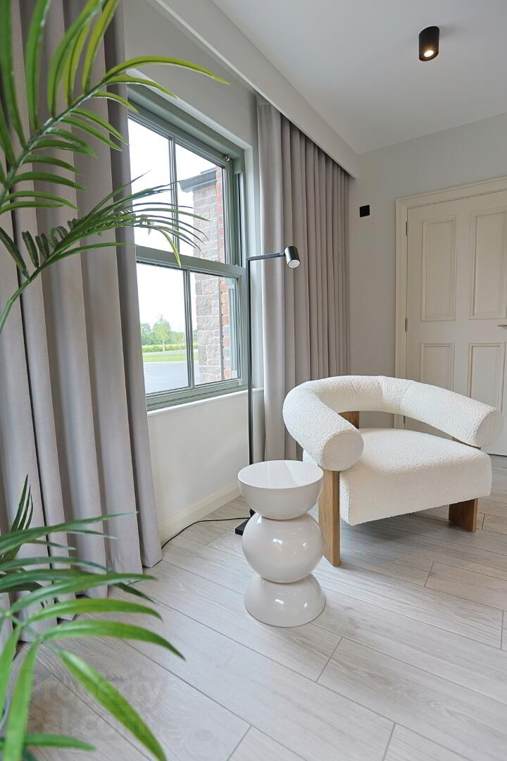 3 Blackthorn Manor 12 of 102