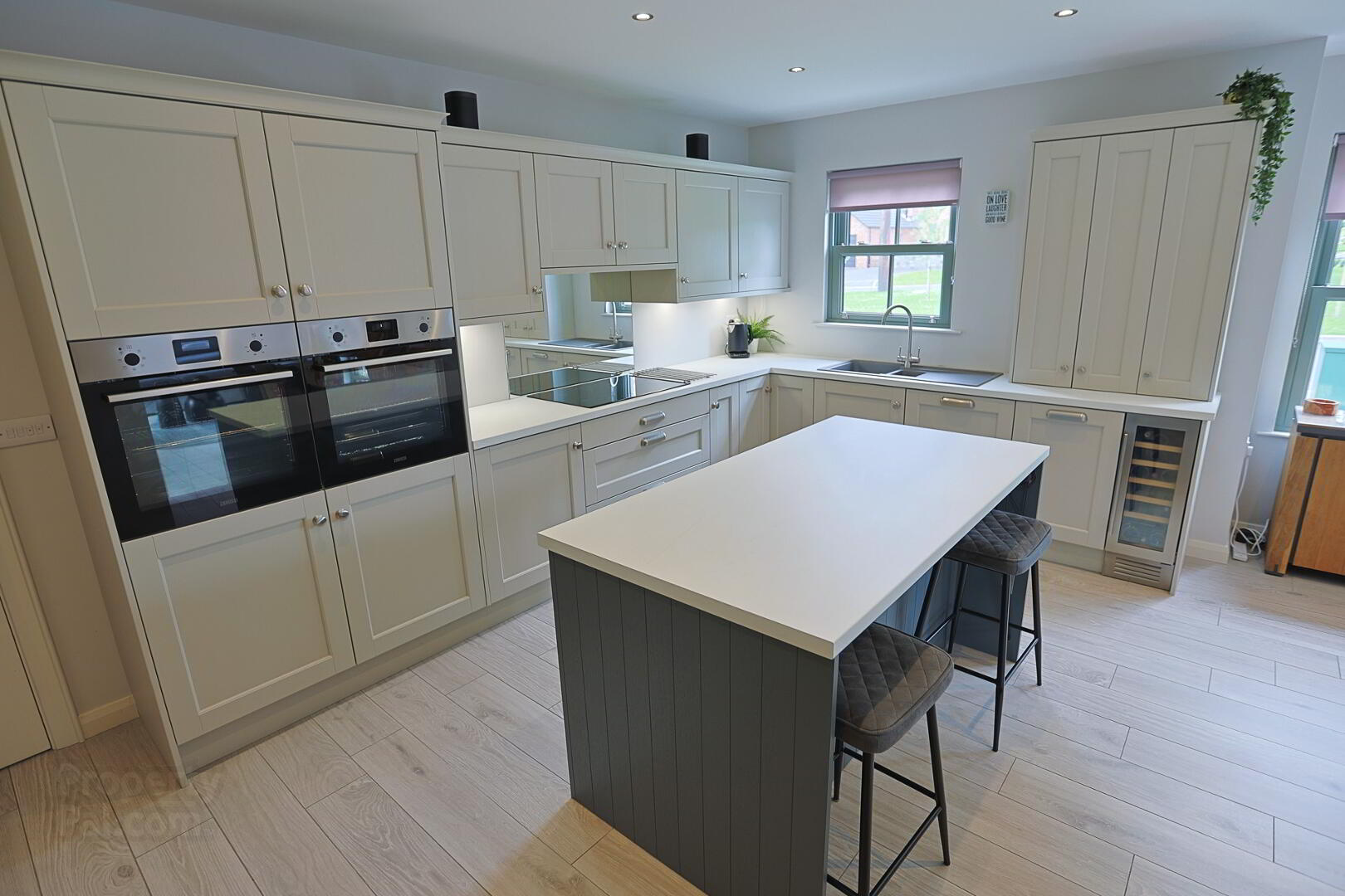3 Blackthorn Manor 30 of 102
