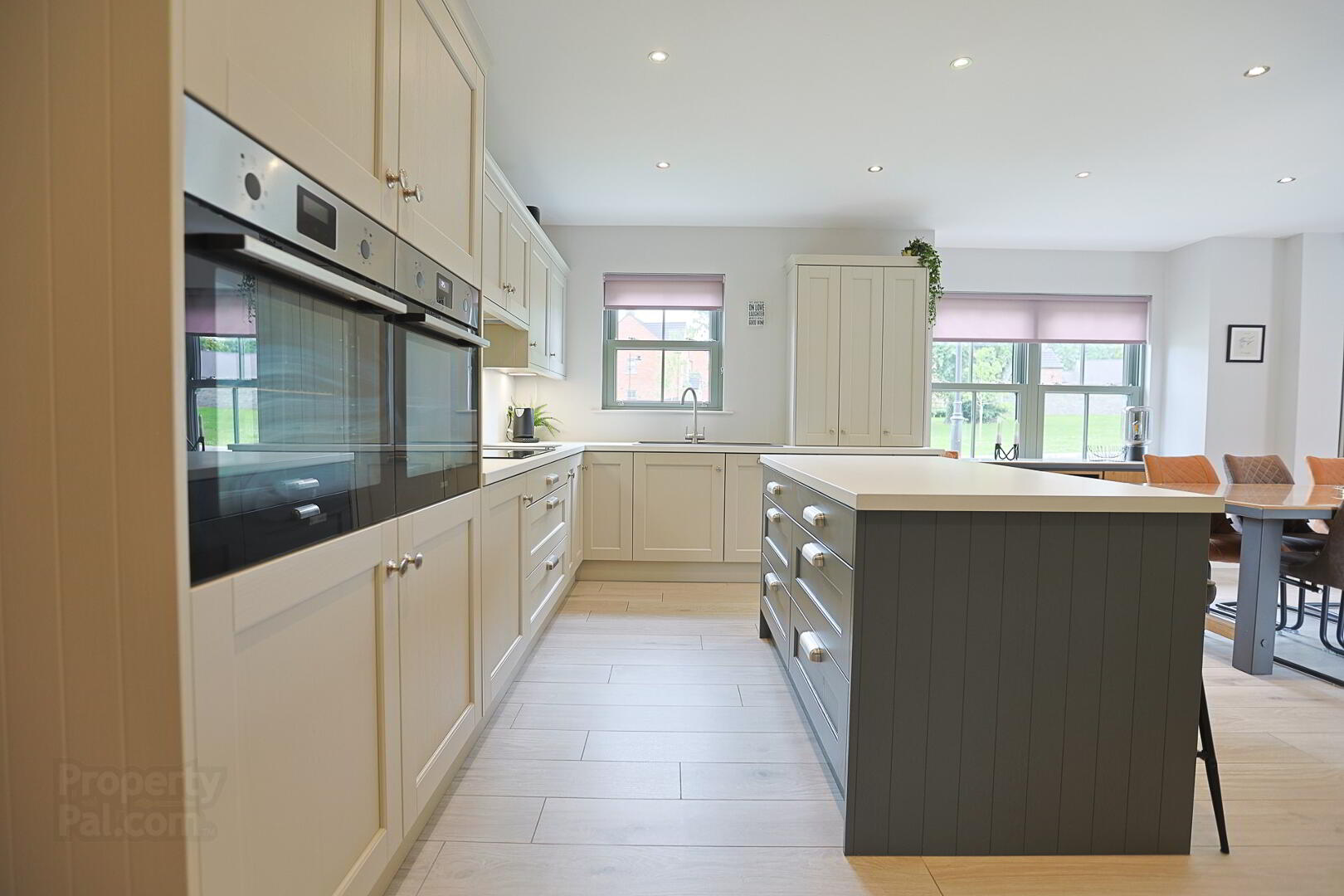 3 Blackthorn Manor 28 of 102