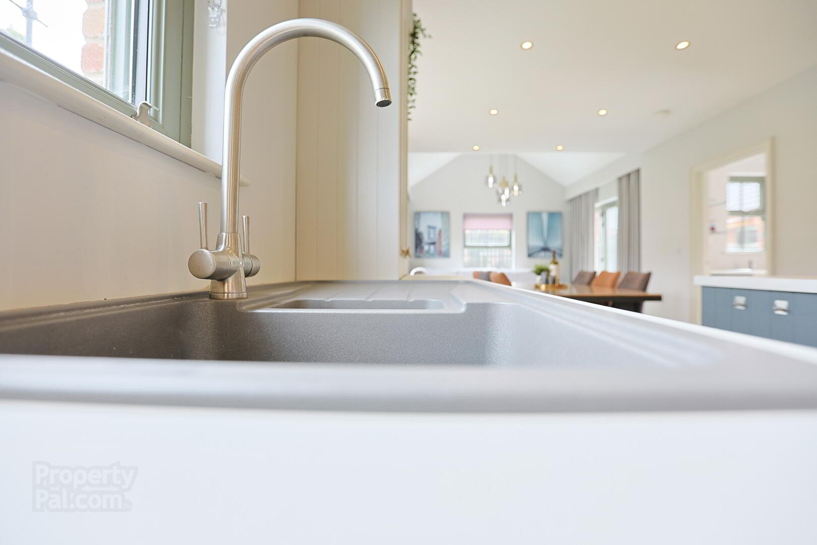 3 Blackthorn Manor 34 of 102