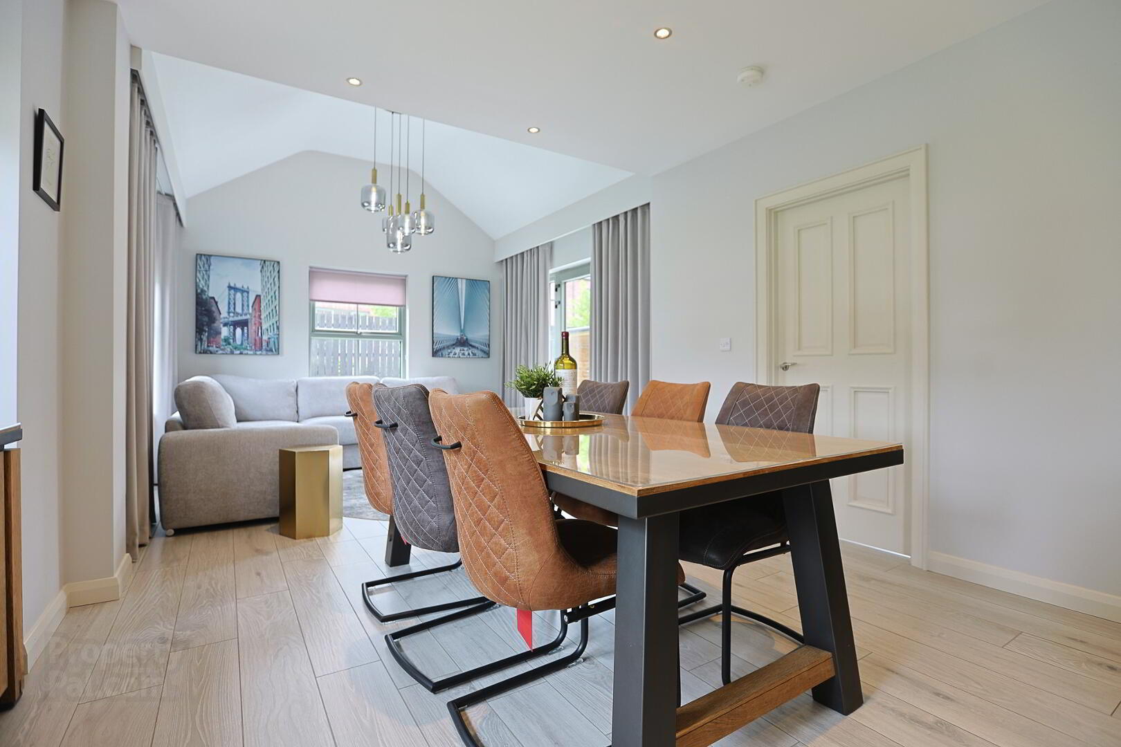 3 Blackthorn Manor 40 of 102