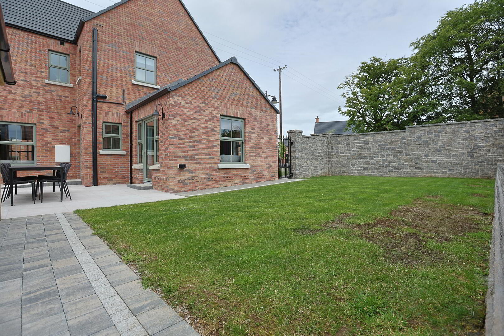 3 Blackthorn Manor 92 of 102