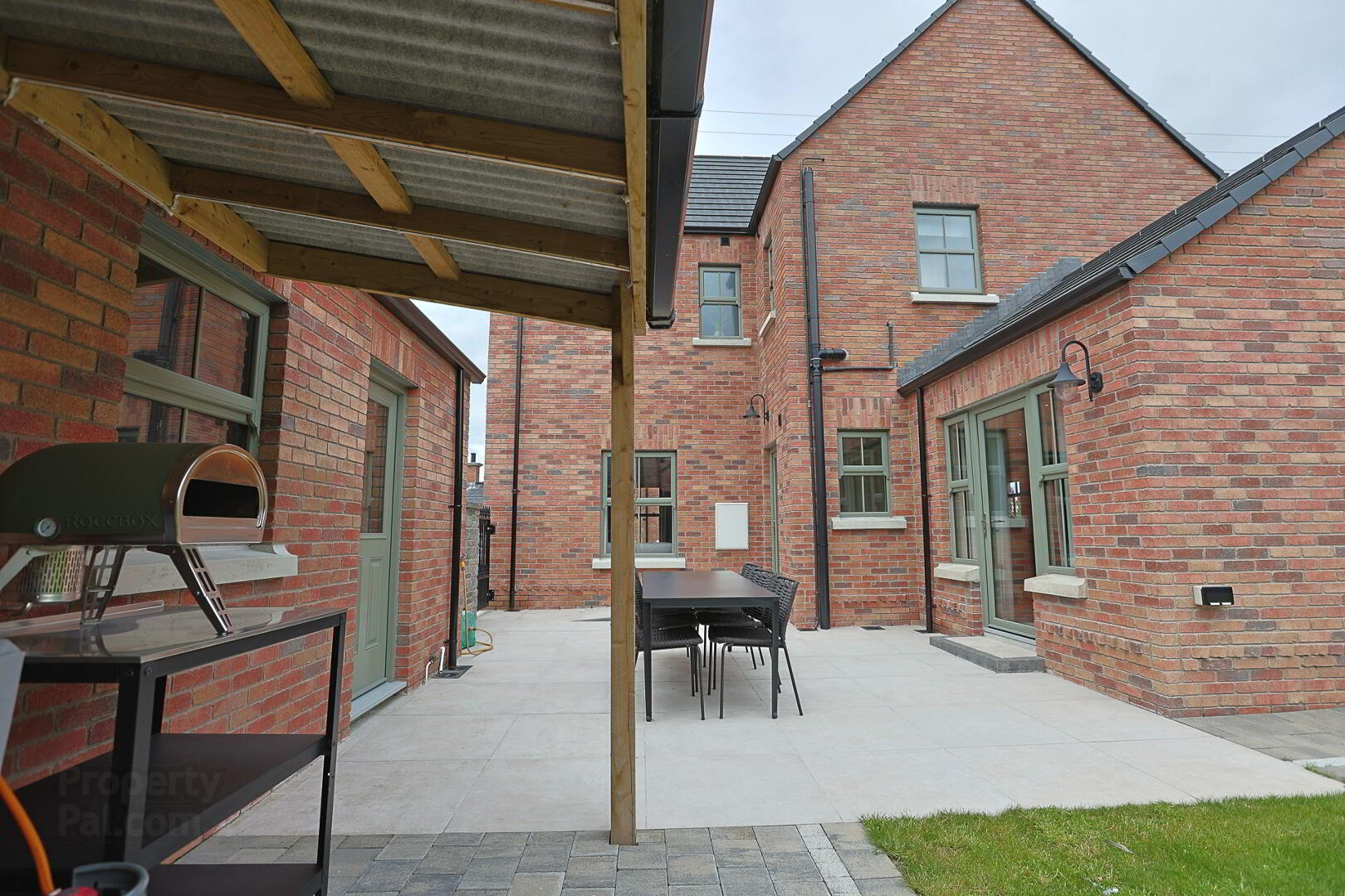 3 Blackthorn Manor 98 of 102