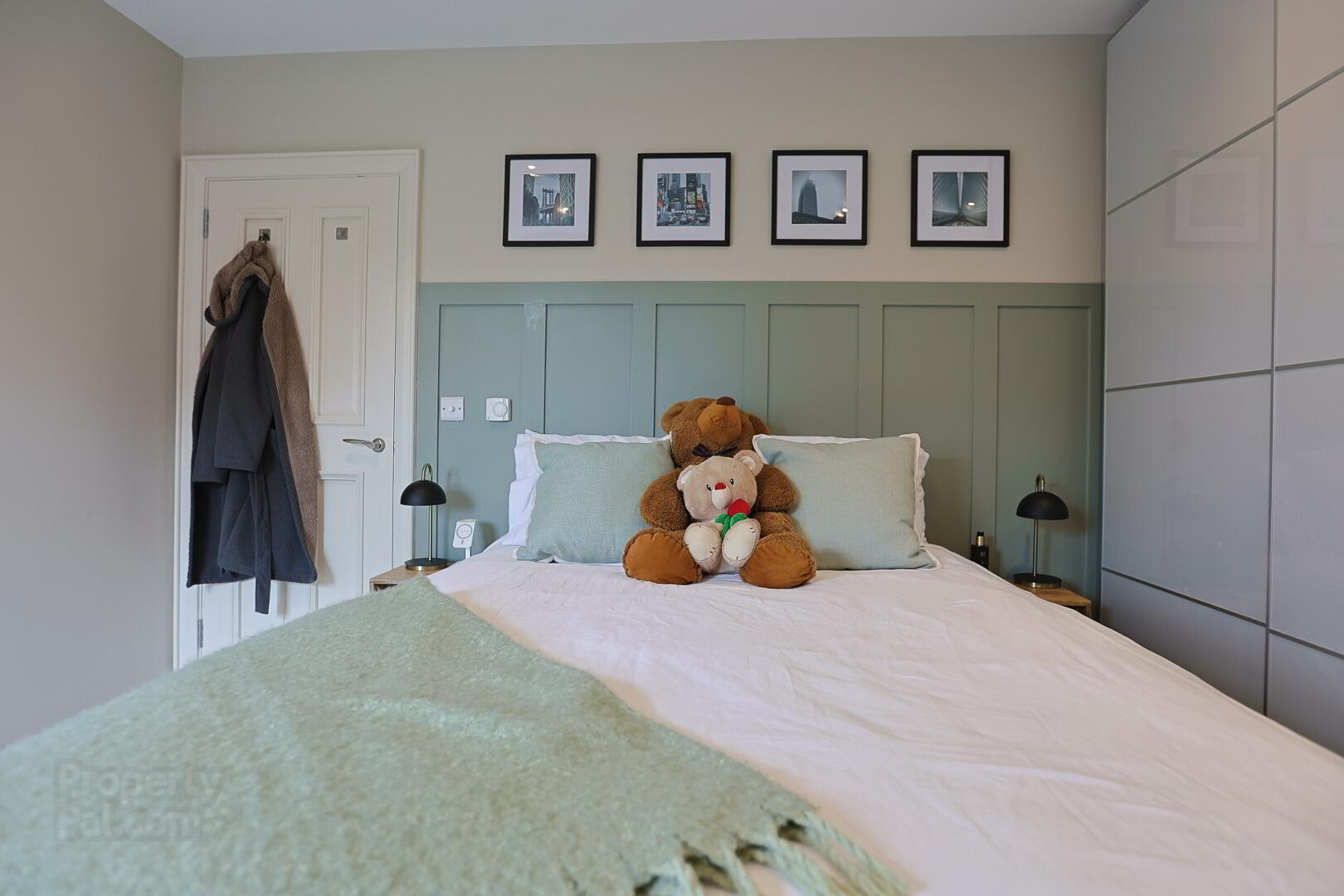 3 Blackthorn Manor 62 of 102