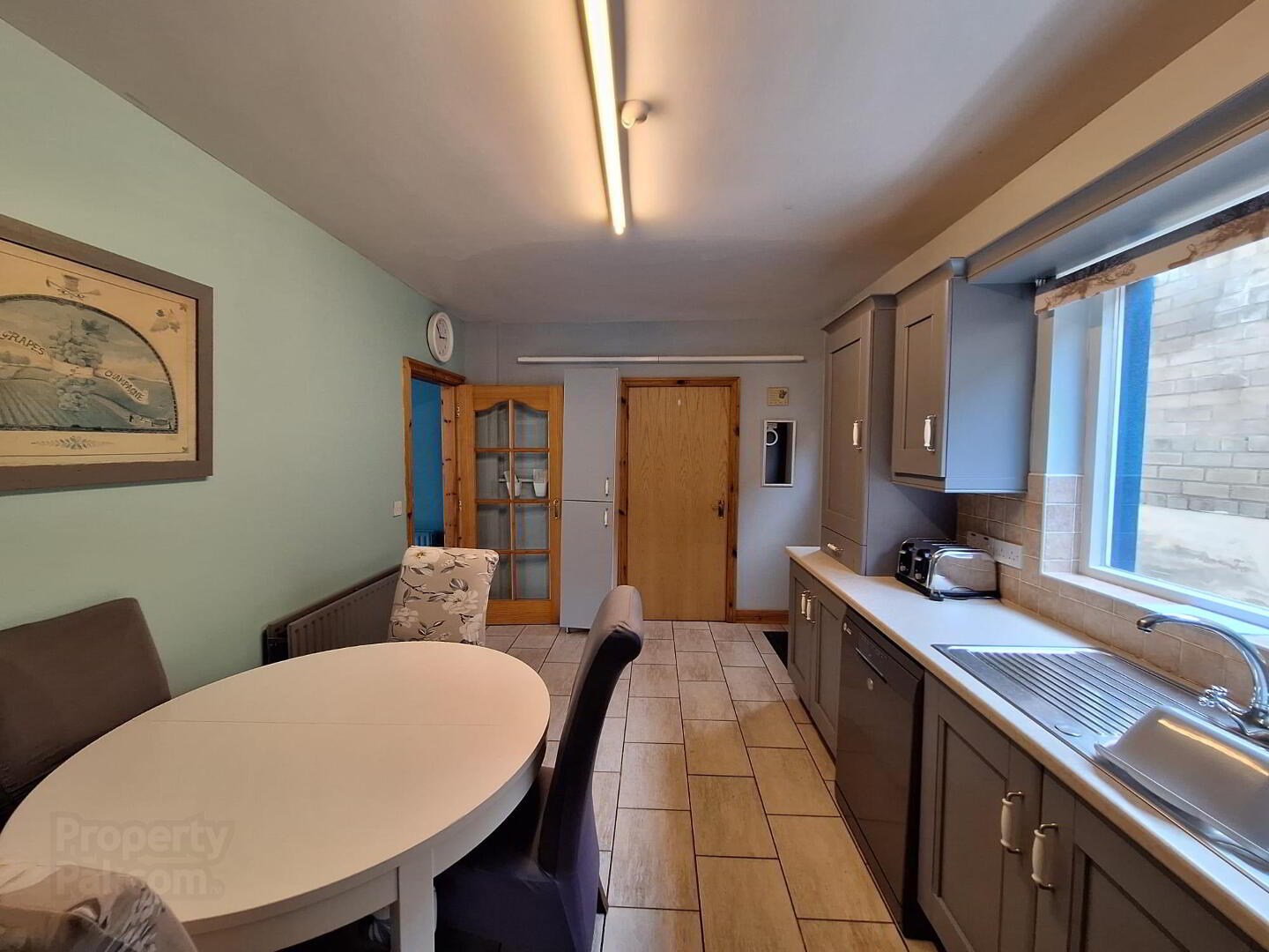 18 Market Court 7 of 23