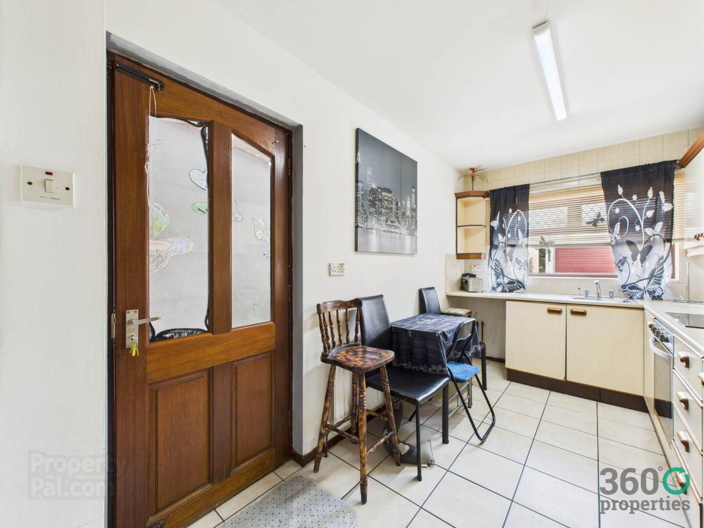 156 Queen Street 4 of 17