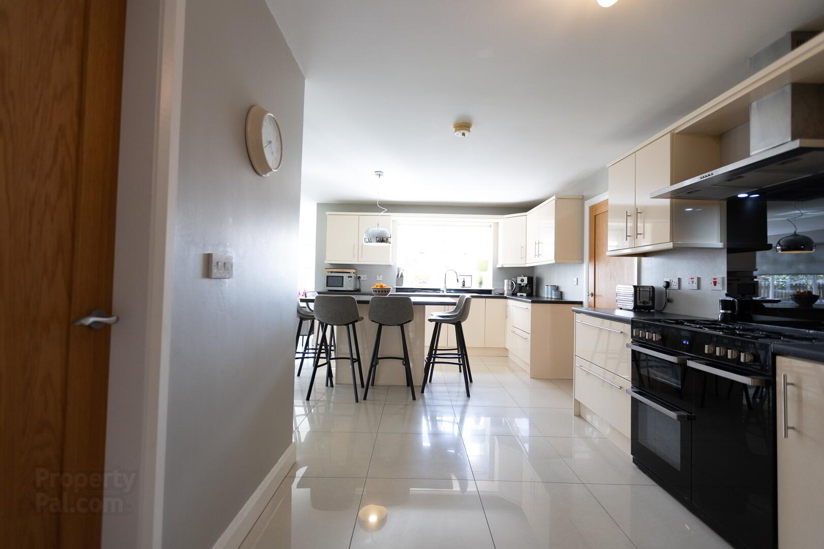 2 Bachelors Avenue 22 of 83