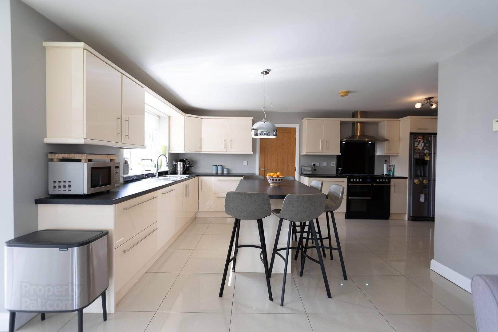 2 Bachelors Avenue 24 of 83