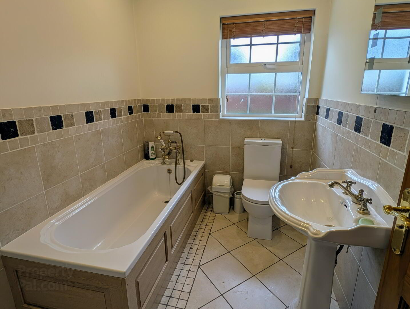 54 Knockantern Grove 11 of 22