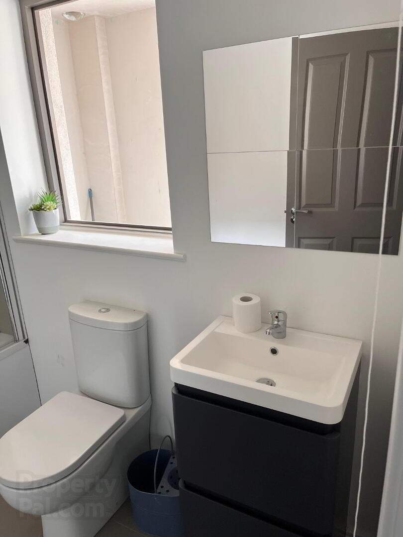 Unit B, 15 Castle Street 6 of 7