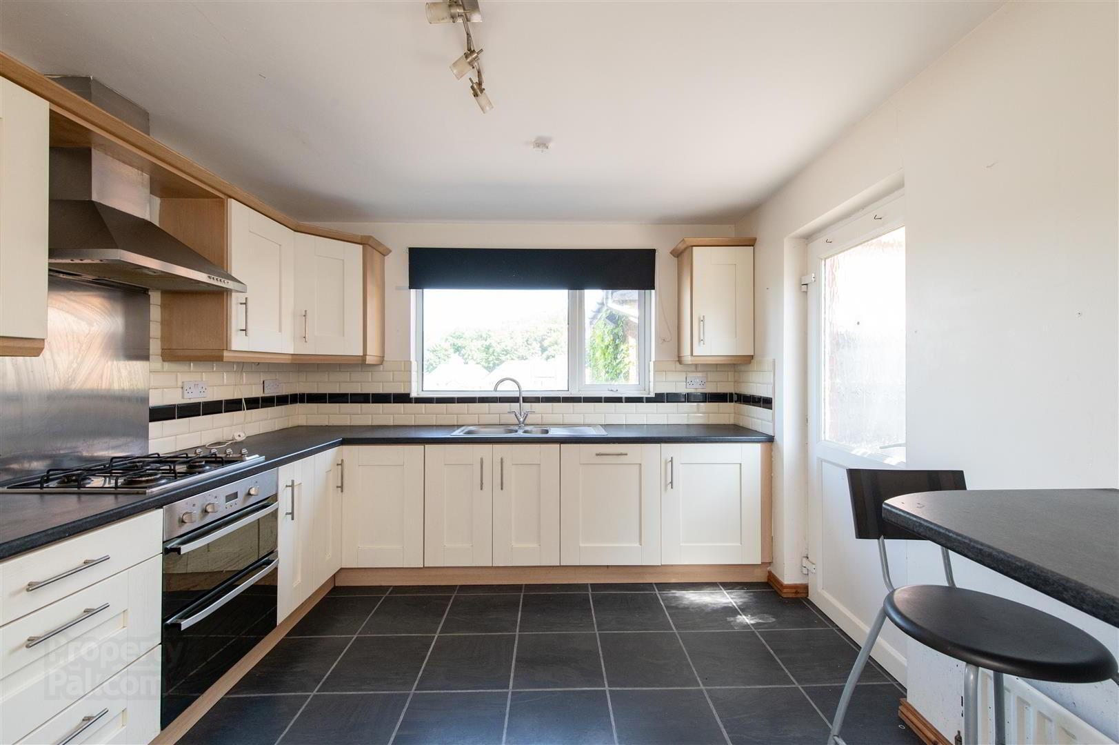 27 Craigs Road 4 of 19