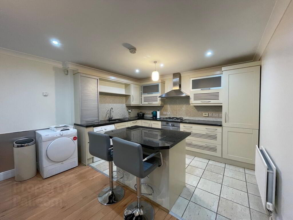 Apt 7, 1 Deramore Park South 5 of 18