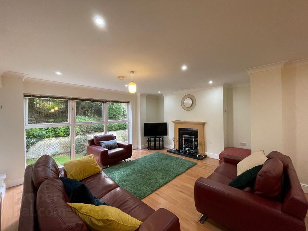 Apt 7, 1 Deramore Park South 8 of 18