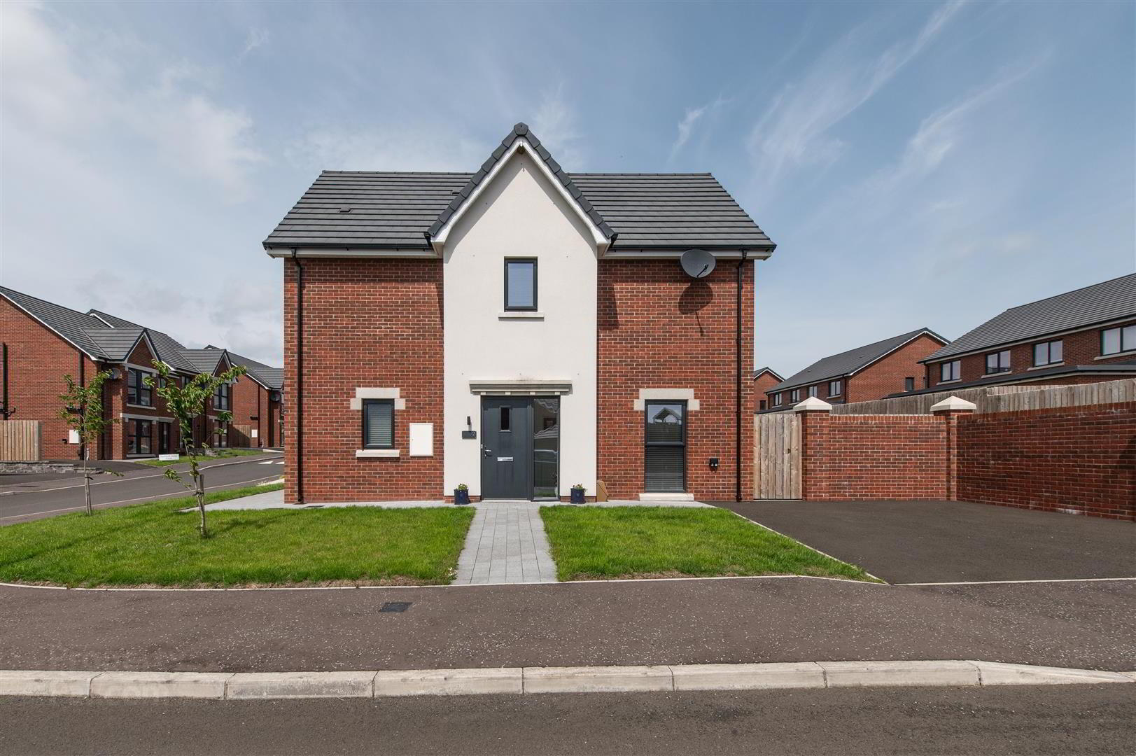 2 Baronsgrange Street 1 of 24