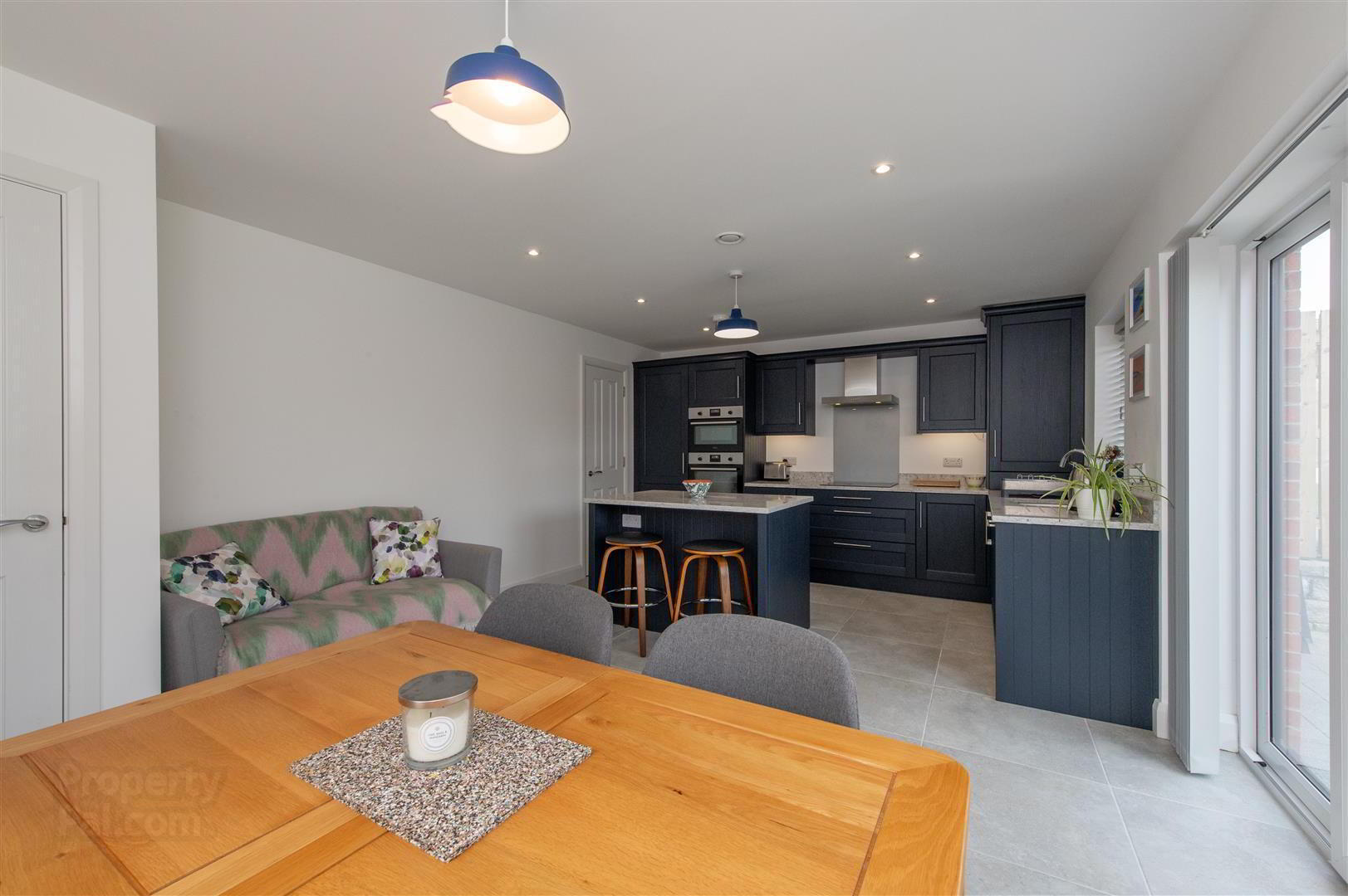 2 Baronsgrange Street 12 of 24