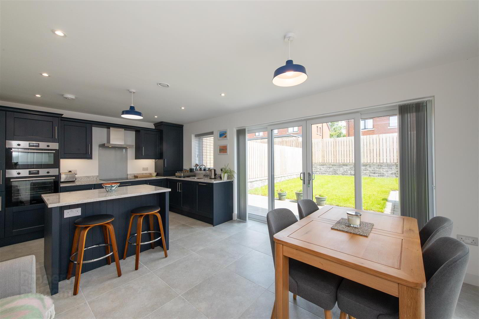 2 Baronsgrange Street 14 of 24