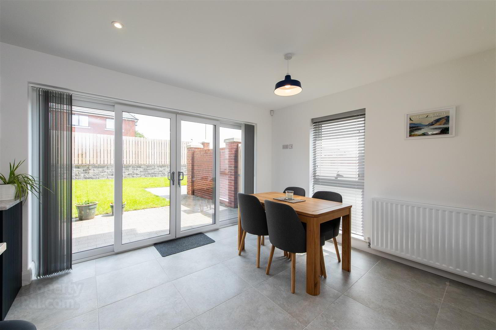 2 Baronsgrange Street 13 of 24