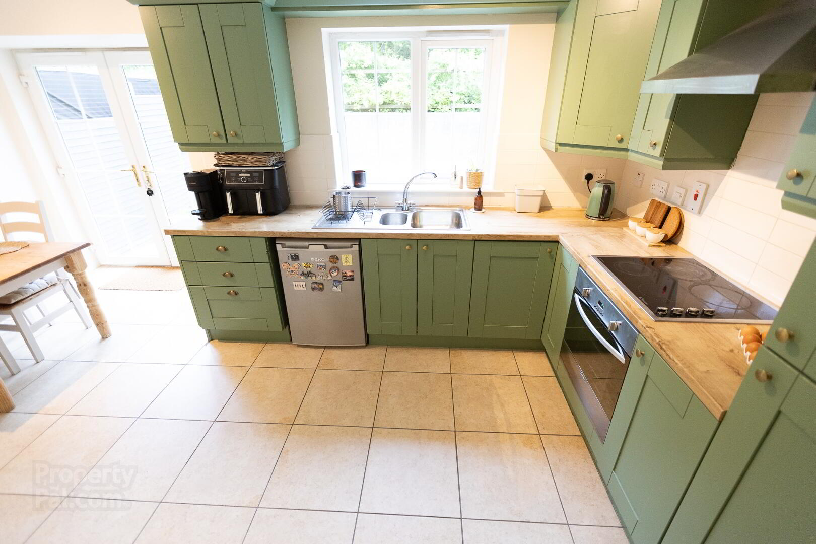 80 Bishops Hill 19 of 46