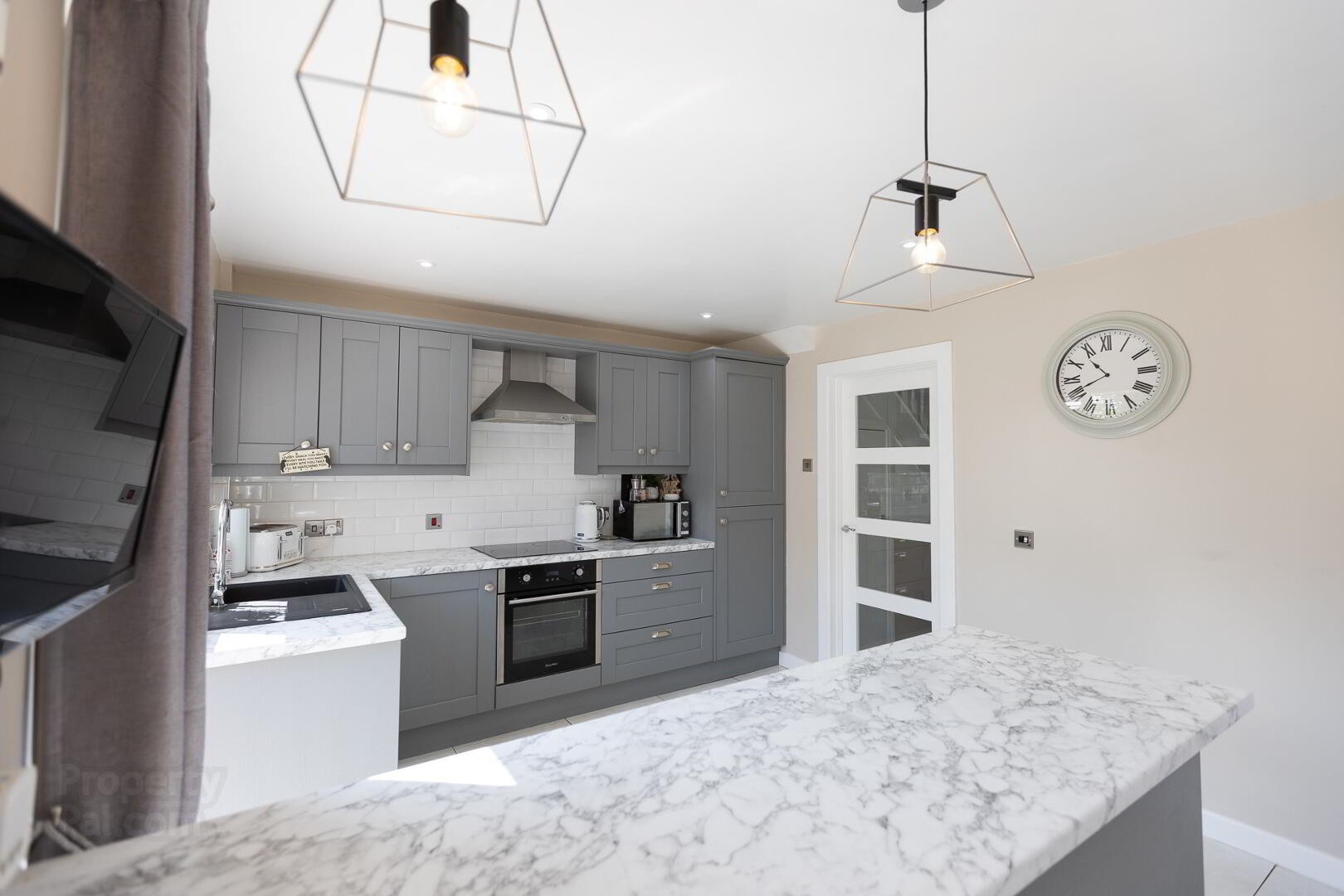 15 Collingwood Drive 21 of 53