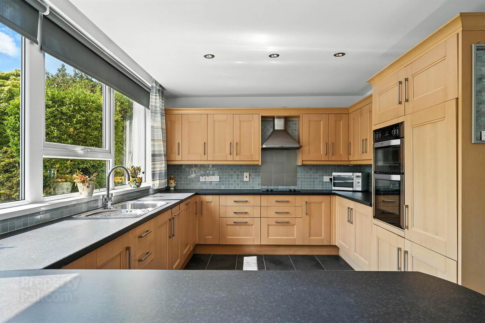 25 Larch Hill 16 of 45