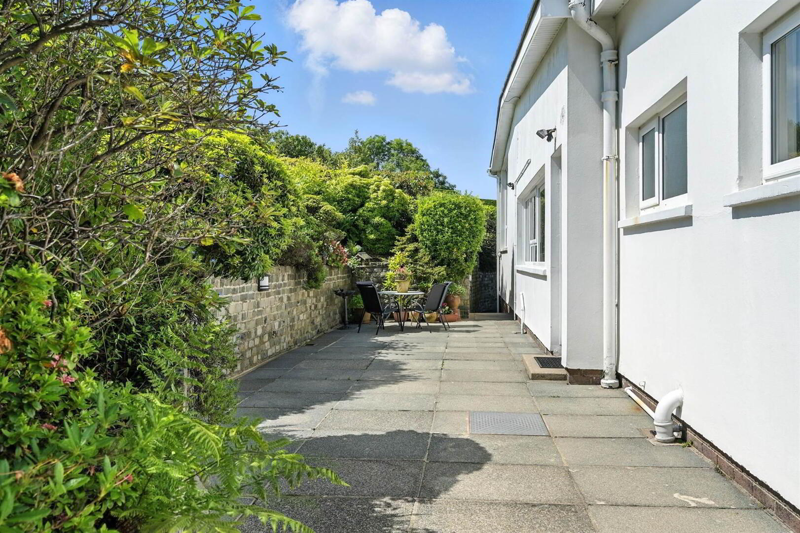 25 Larch Hill 35 of 45