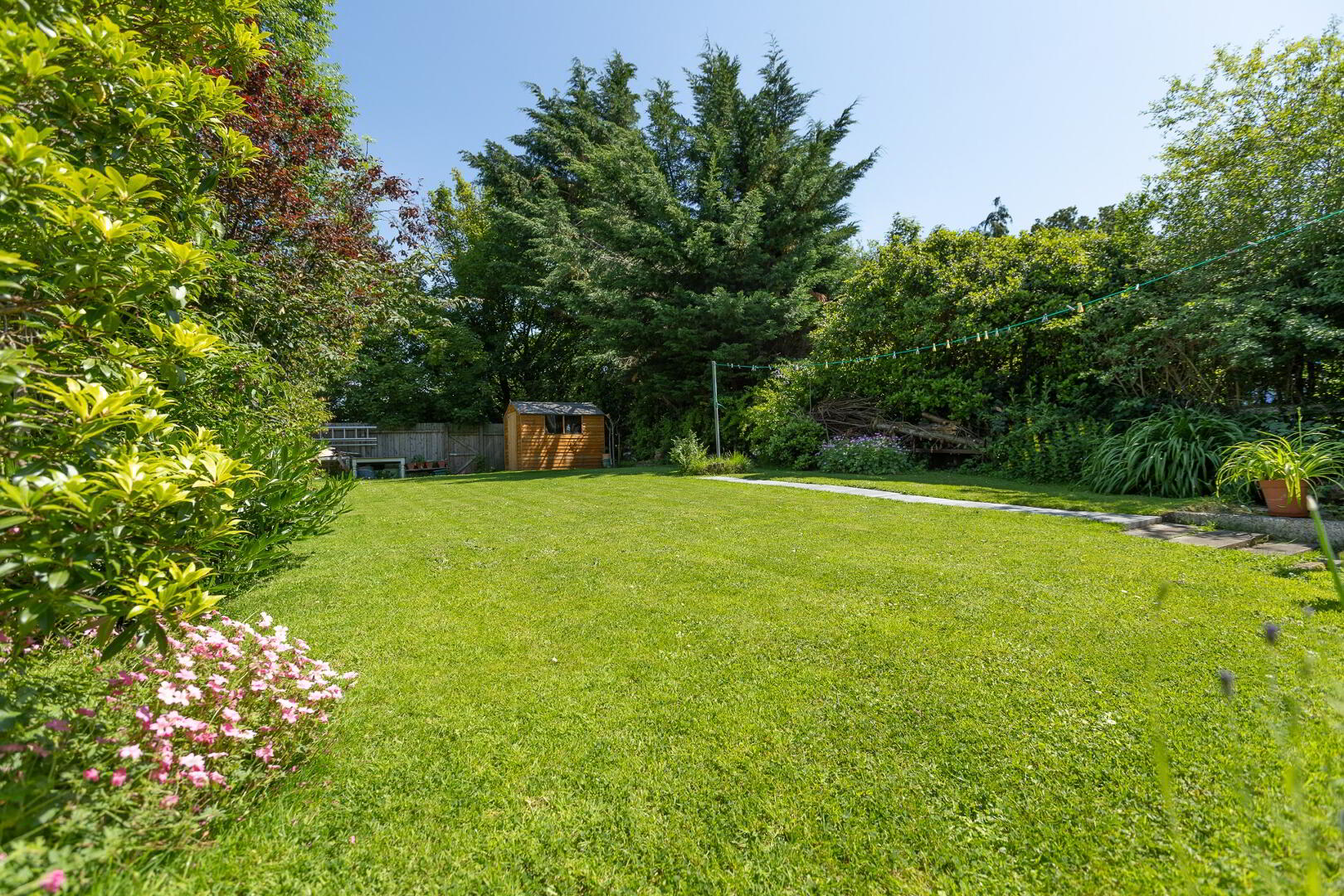 14 Rosemount Avenue 36 of 39