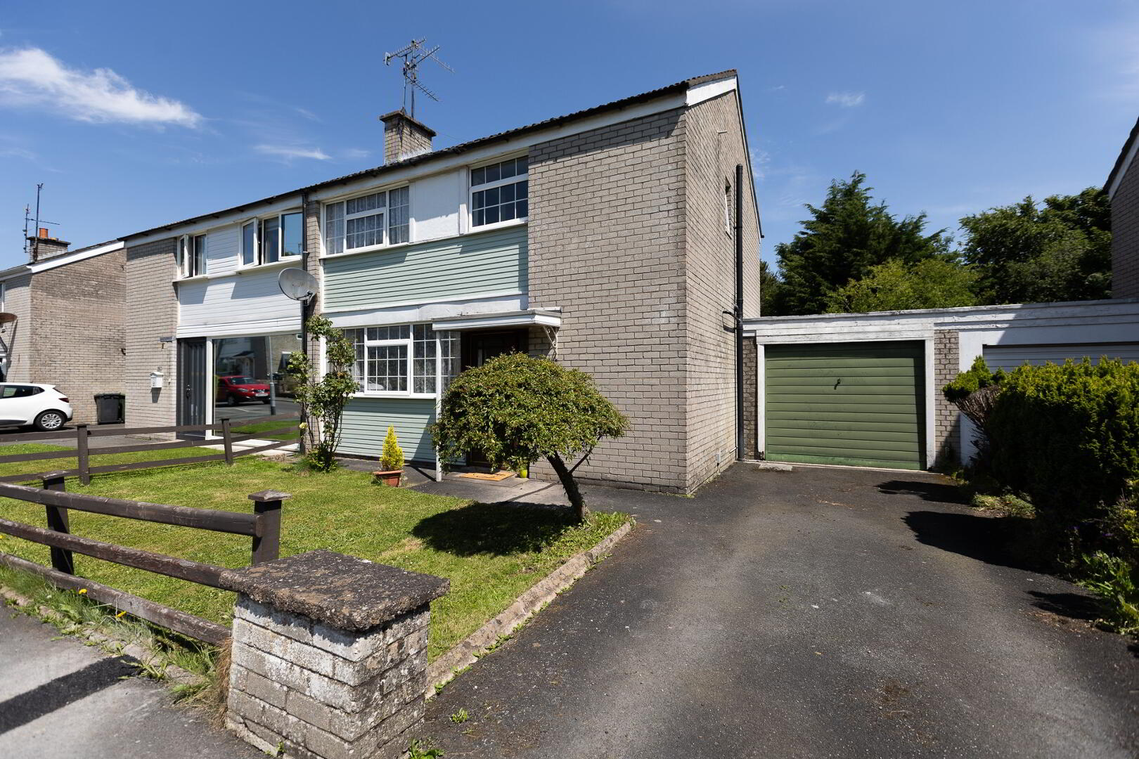 14 Rosemount Avenue 2 of 39