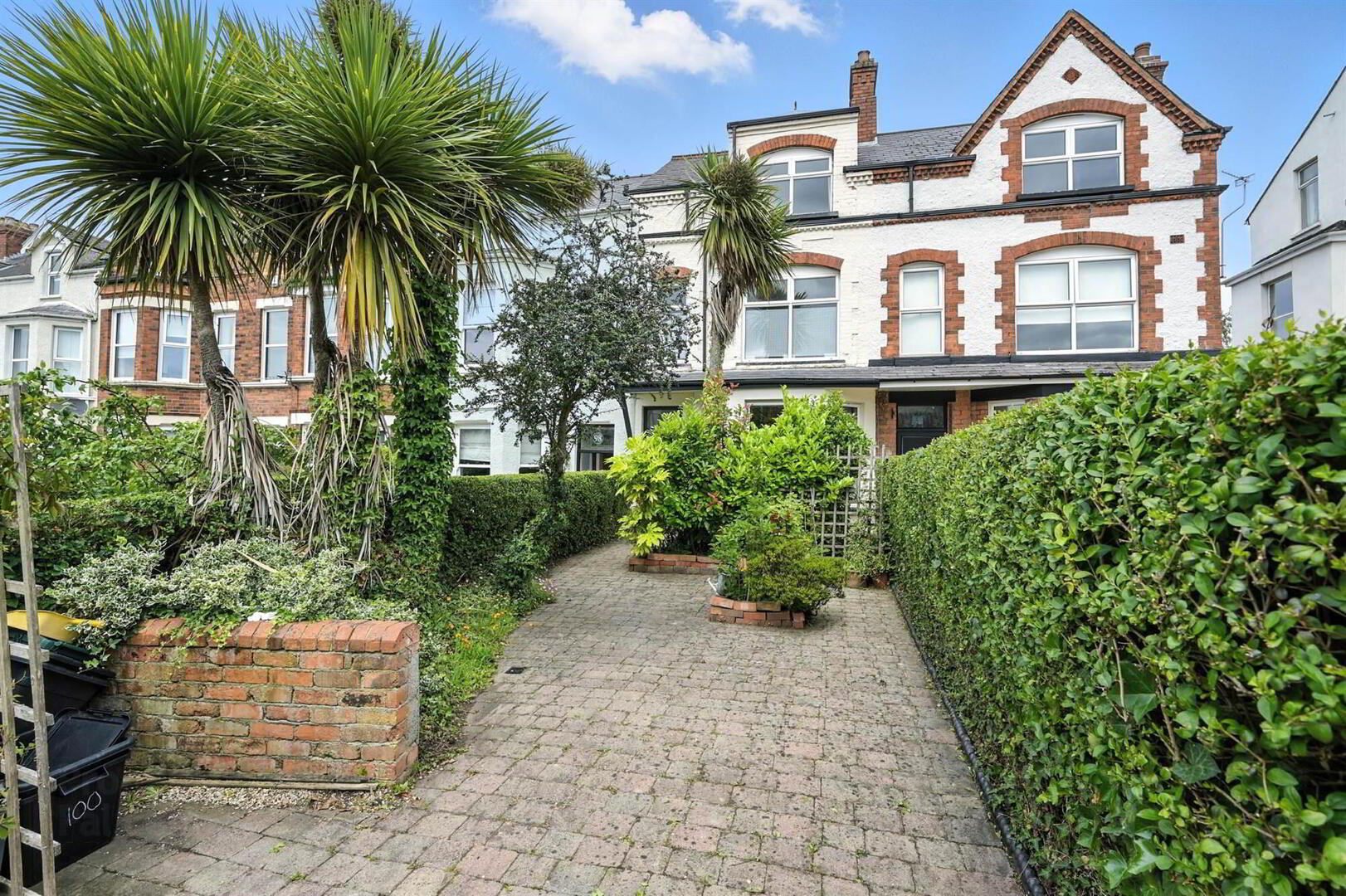 100 Upper Newtownards Road 1 of 34