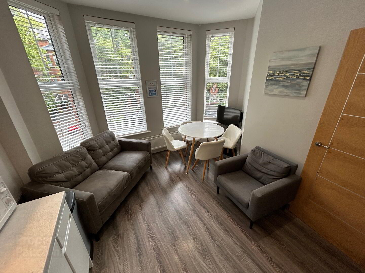 Apt 4, 61 Eglantine Avenue 3 of 12