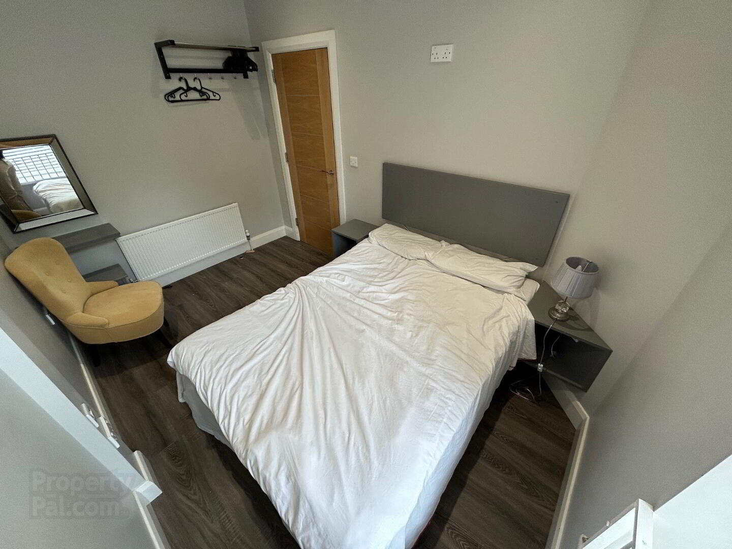 Apt 4, 61 Eglantine Avenue 8 of 12