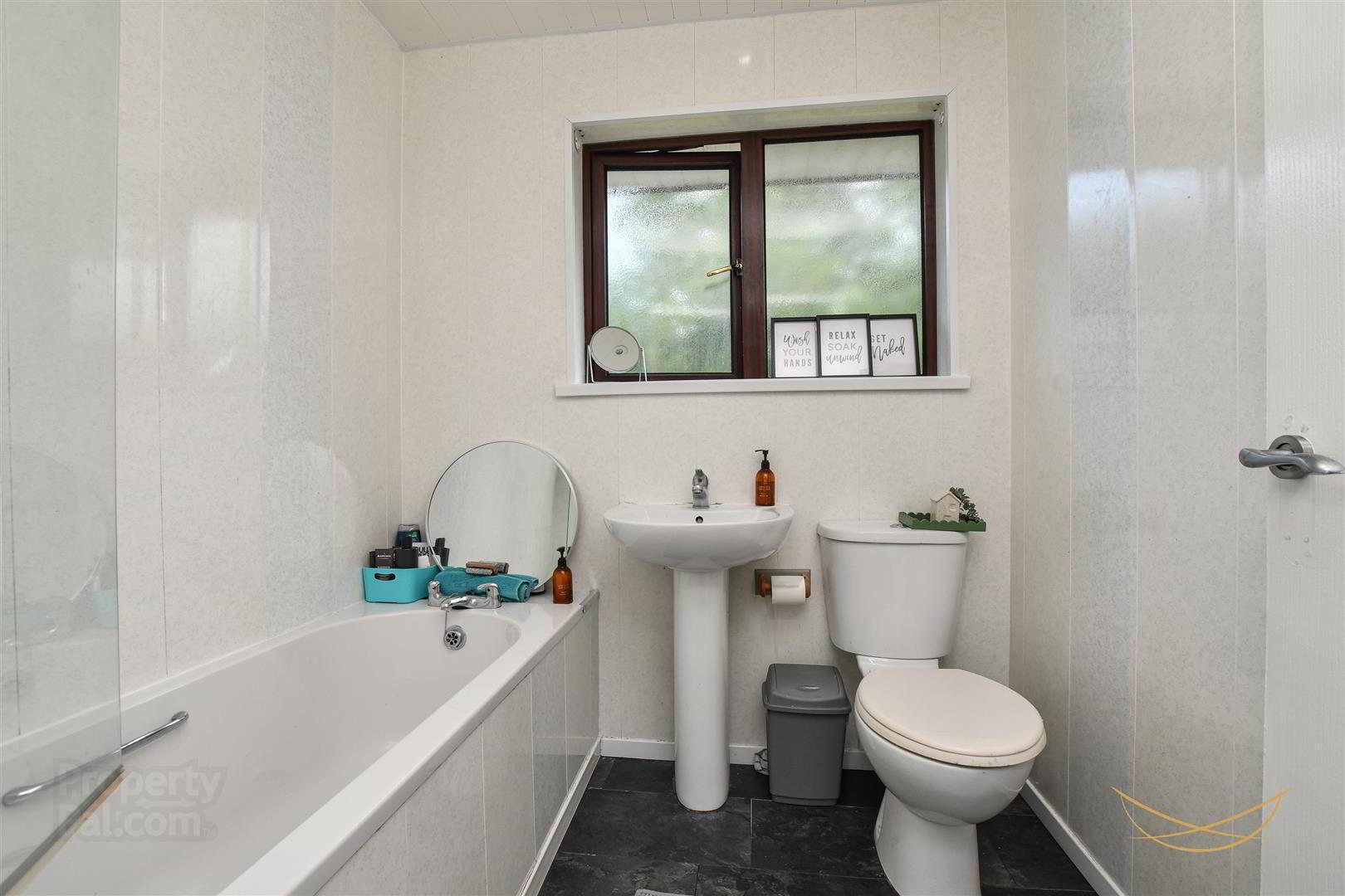 25a Clare Heights 15 of 30