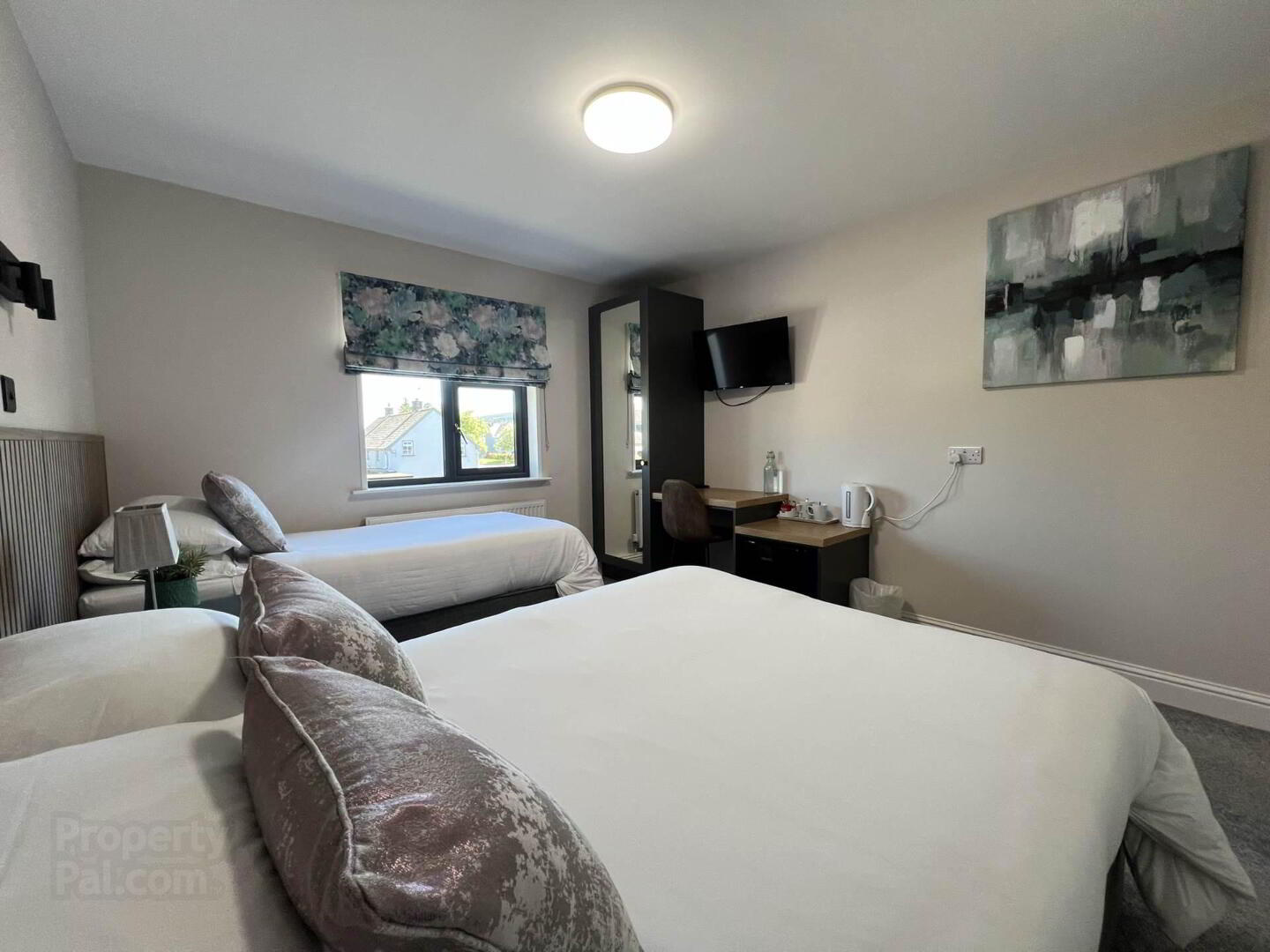 Nagle`s Bar & Accommodation 12 of 37