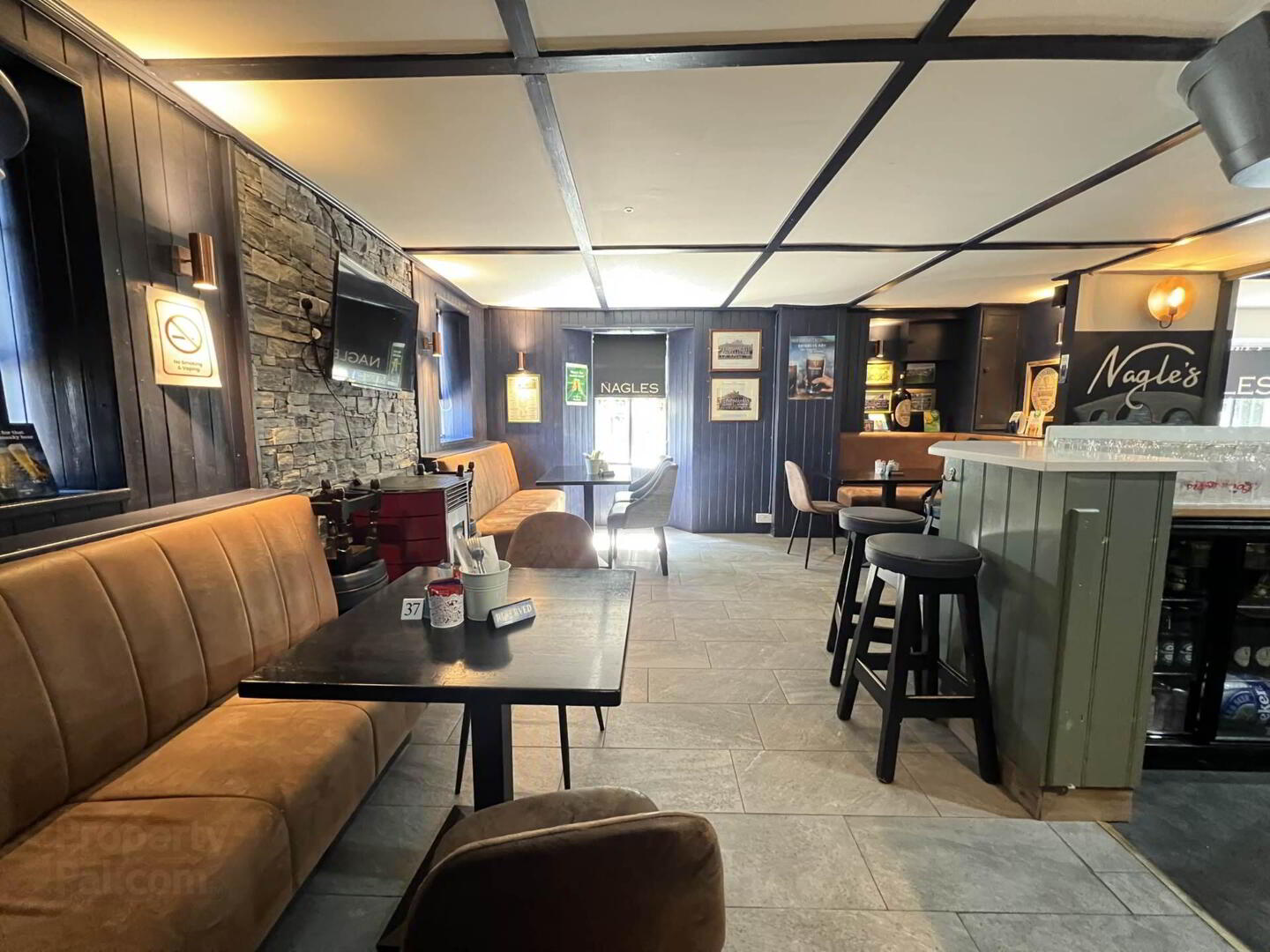 Nagle`s Bar & Accommodation 18 of 37