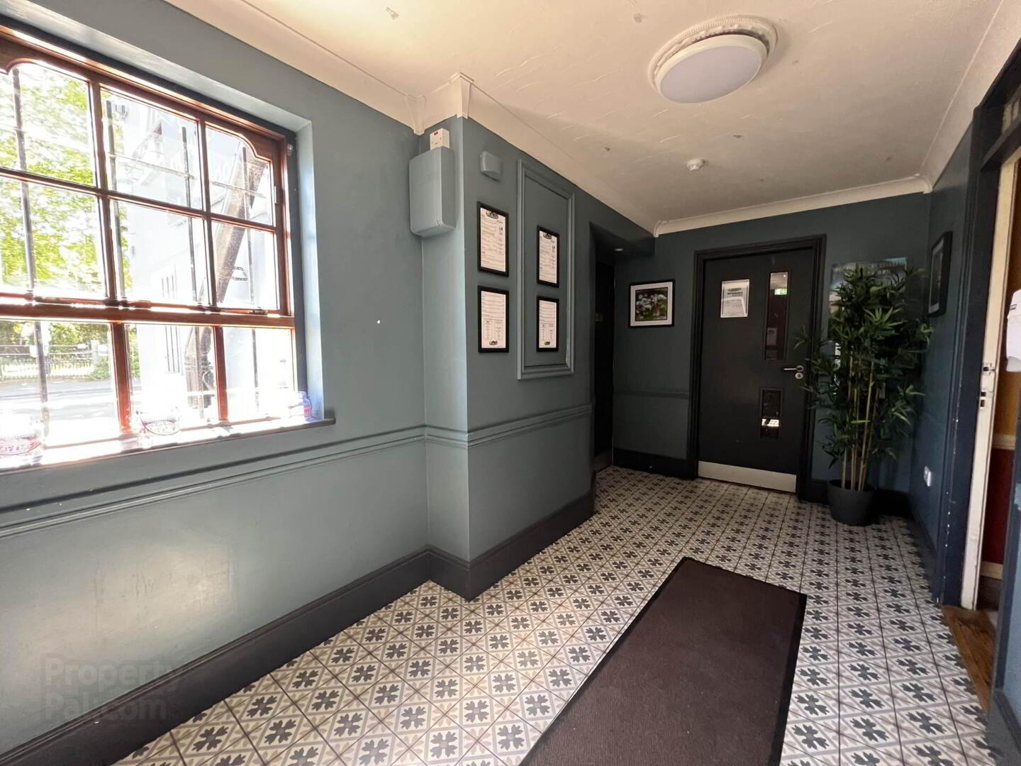 Nagle`s Bar & Accommodation 28 of 37