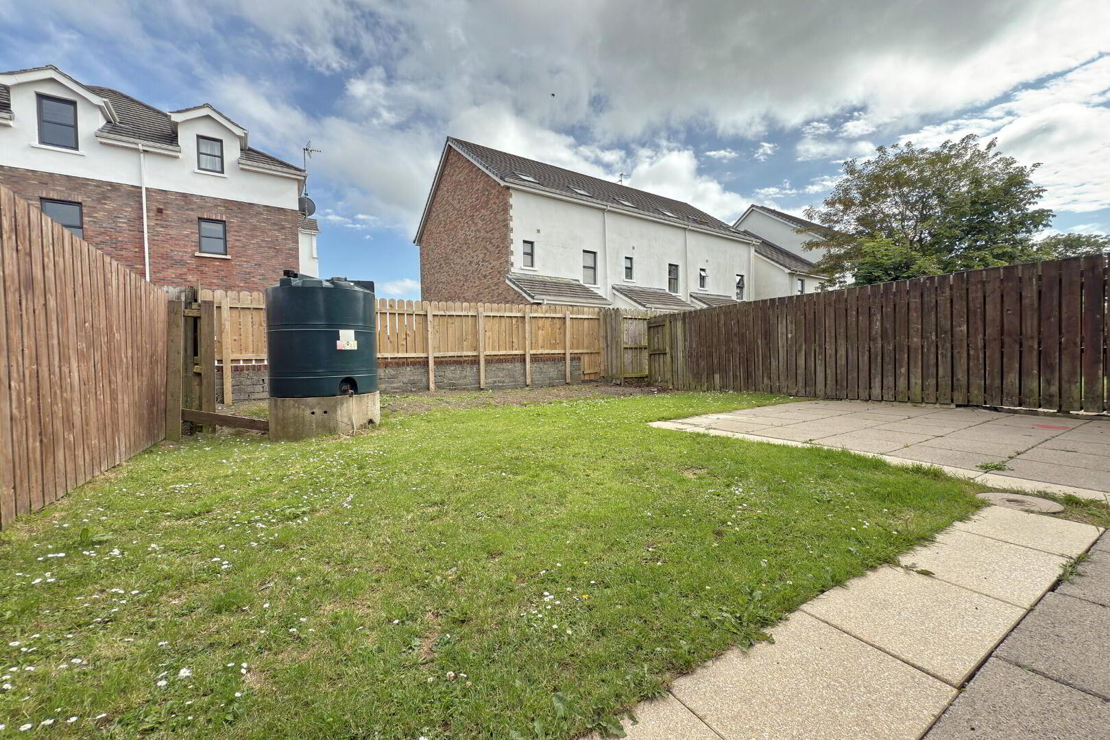 18 Millfort Close 13 of 14