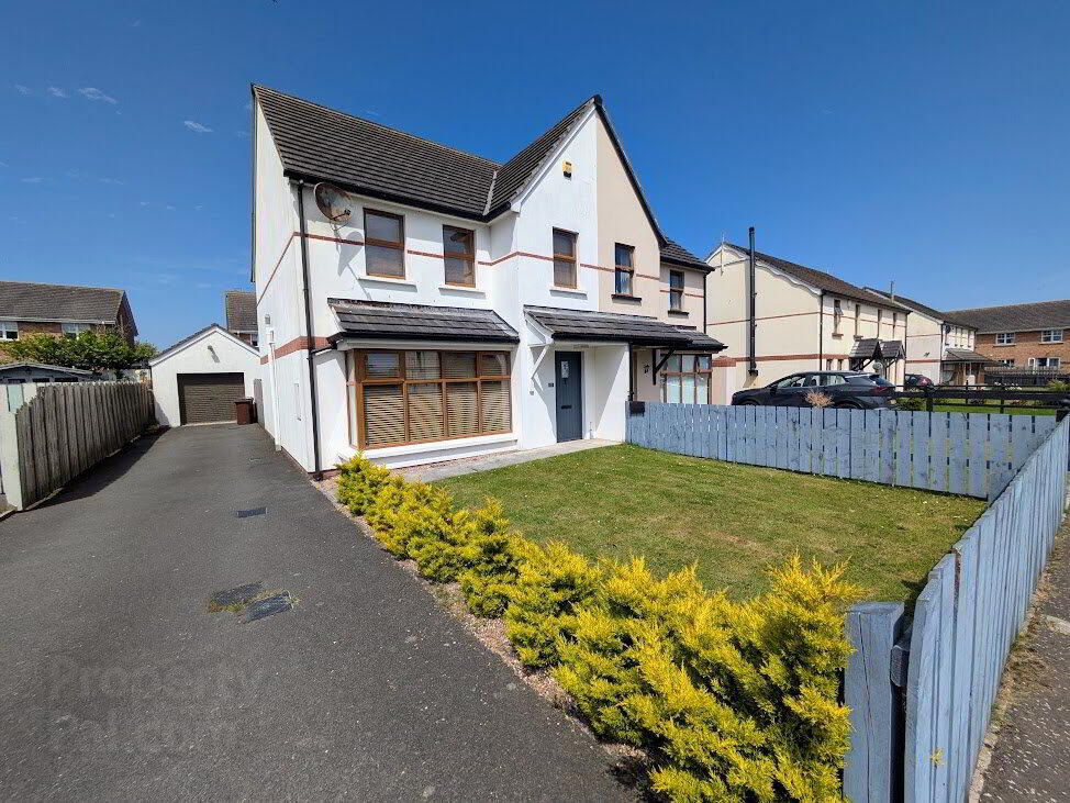 25 Longfield Way 1 of 16