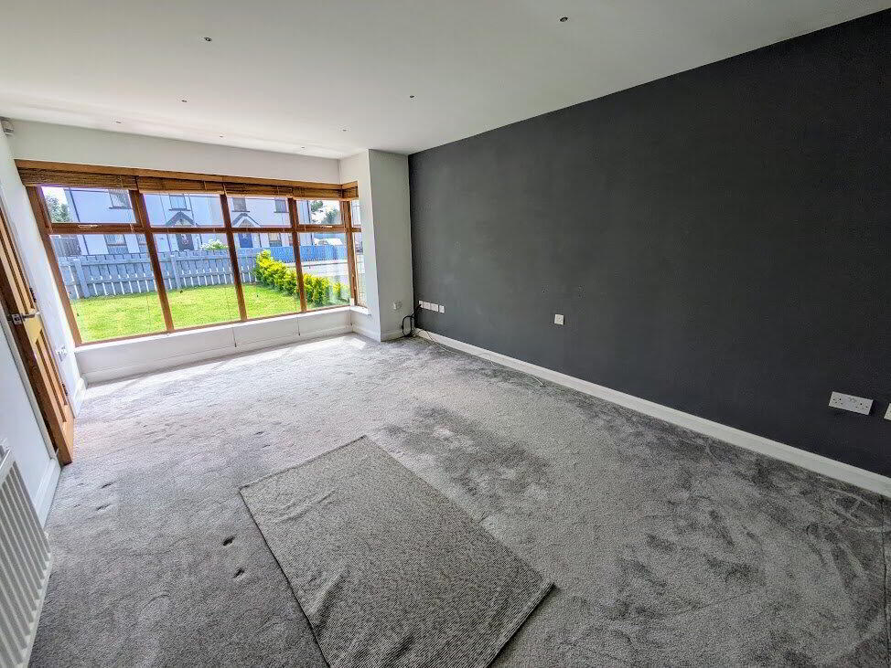 25 Longfield Way 3 of 16