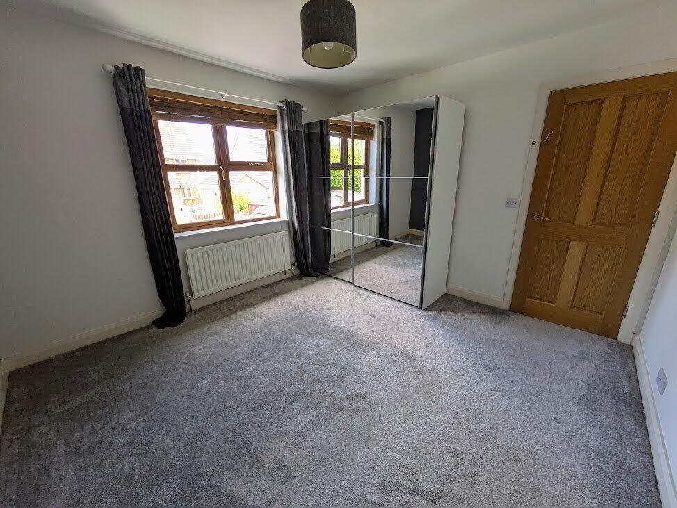 25 Longfield Way 10 of 16