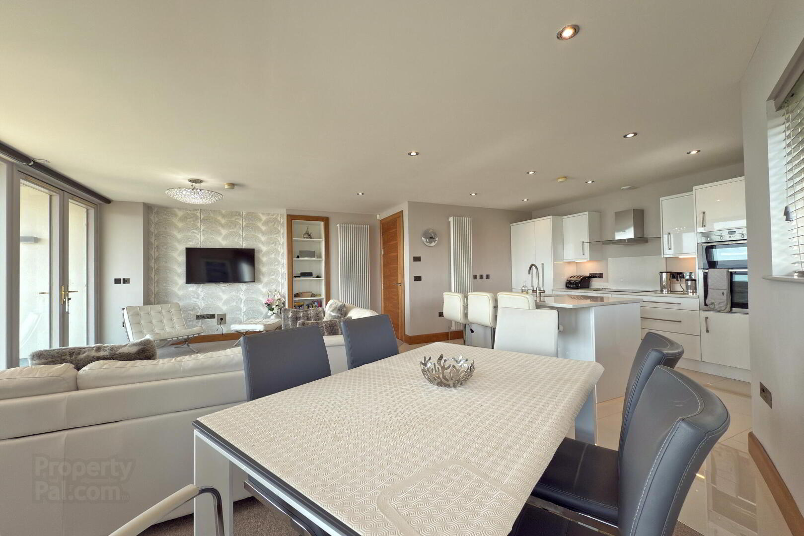 C6 The Edgewater 4 of 17