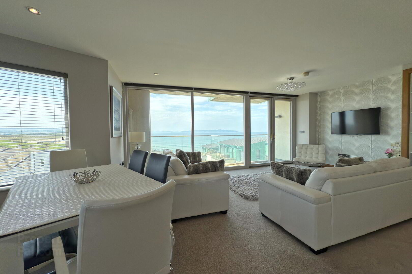 C6 The Edgewater 6 of 17