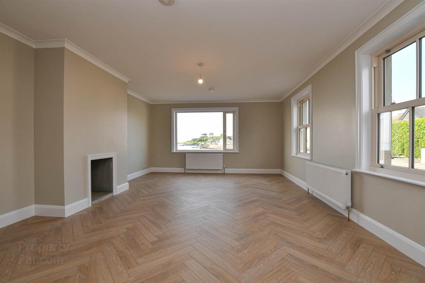 60 Castle Street 3 of 28
