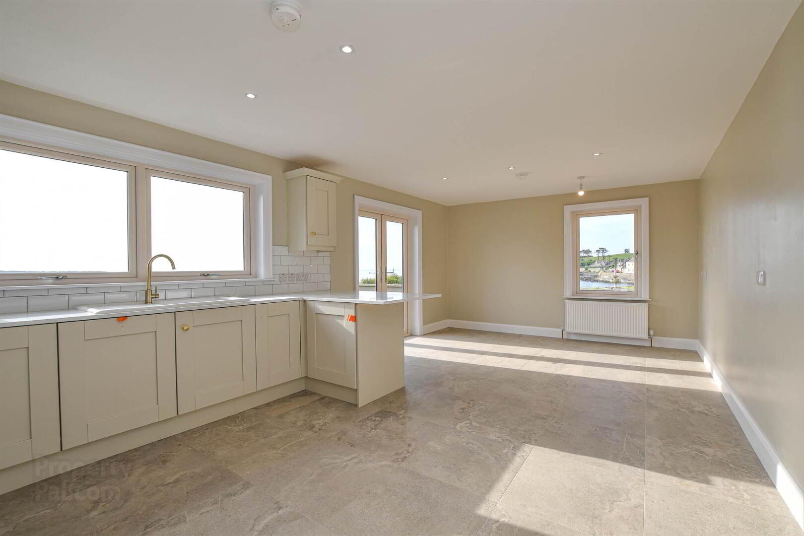 60 Castle Street 5 of 28