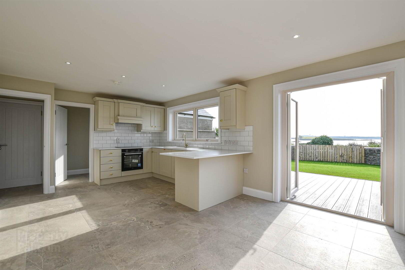 60 Castle Street 6 of 28